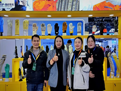 民族品牌的坚守与进取——启华好员工手套亮相2025中国国际应急管理展览会